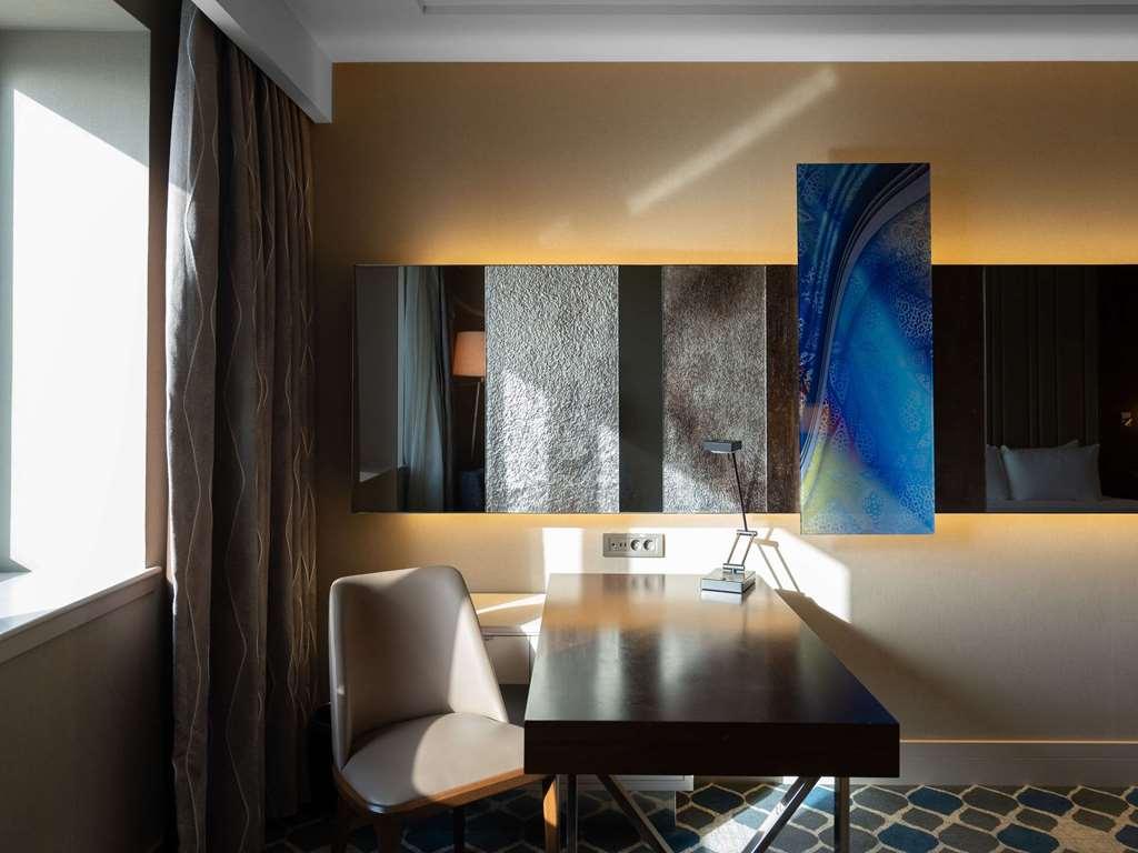 Moevenpick Hotel Tașkent Cameră foto