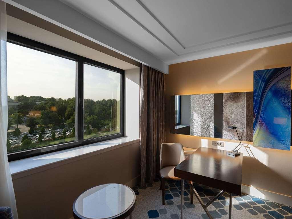 Moevenpick Hotel Tașkent Cameră foto